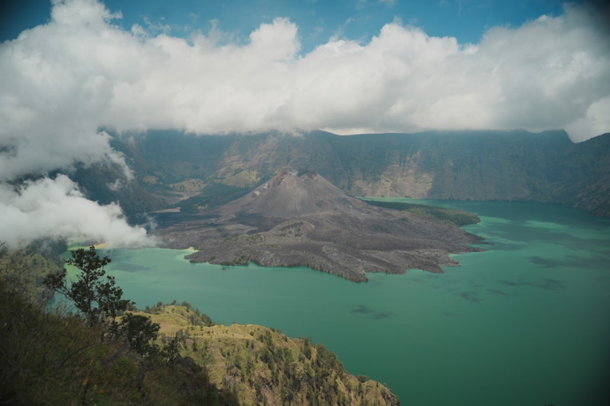 龍目島 · 林賈尼火山主峰 + 二峰登頂